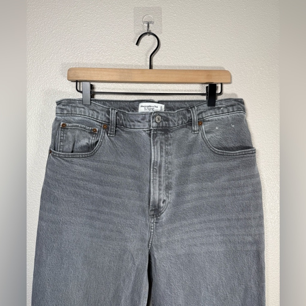 Abercrombie ‘90s Straight Ultra High Rise Jeans Grey Wash 30 / 12 J15 - Picture 6 of 10